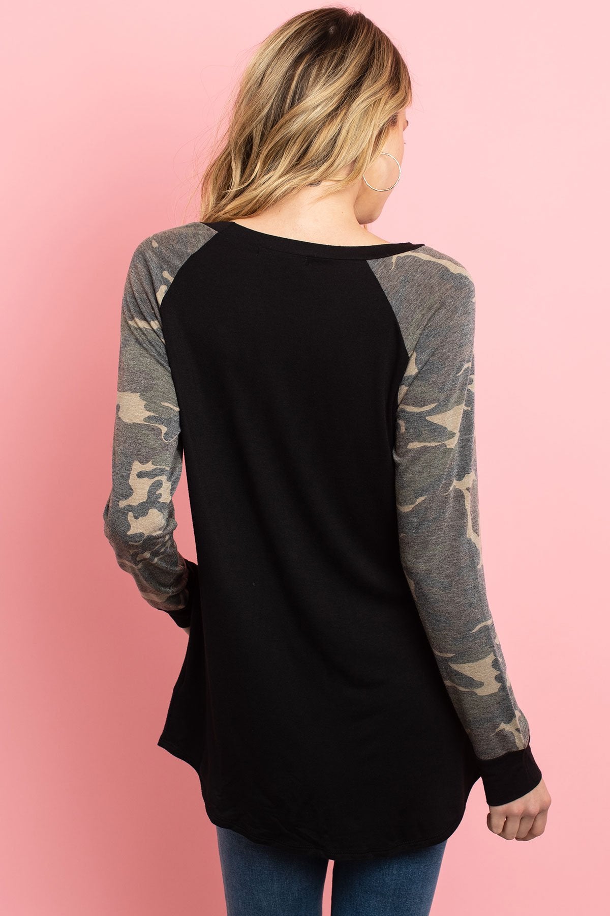 Camouflage Sleeved Round Hem Solid Knit Top