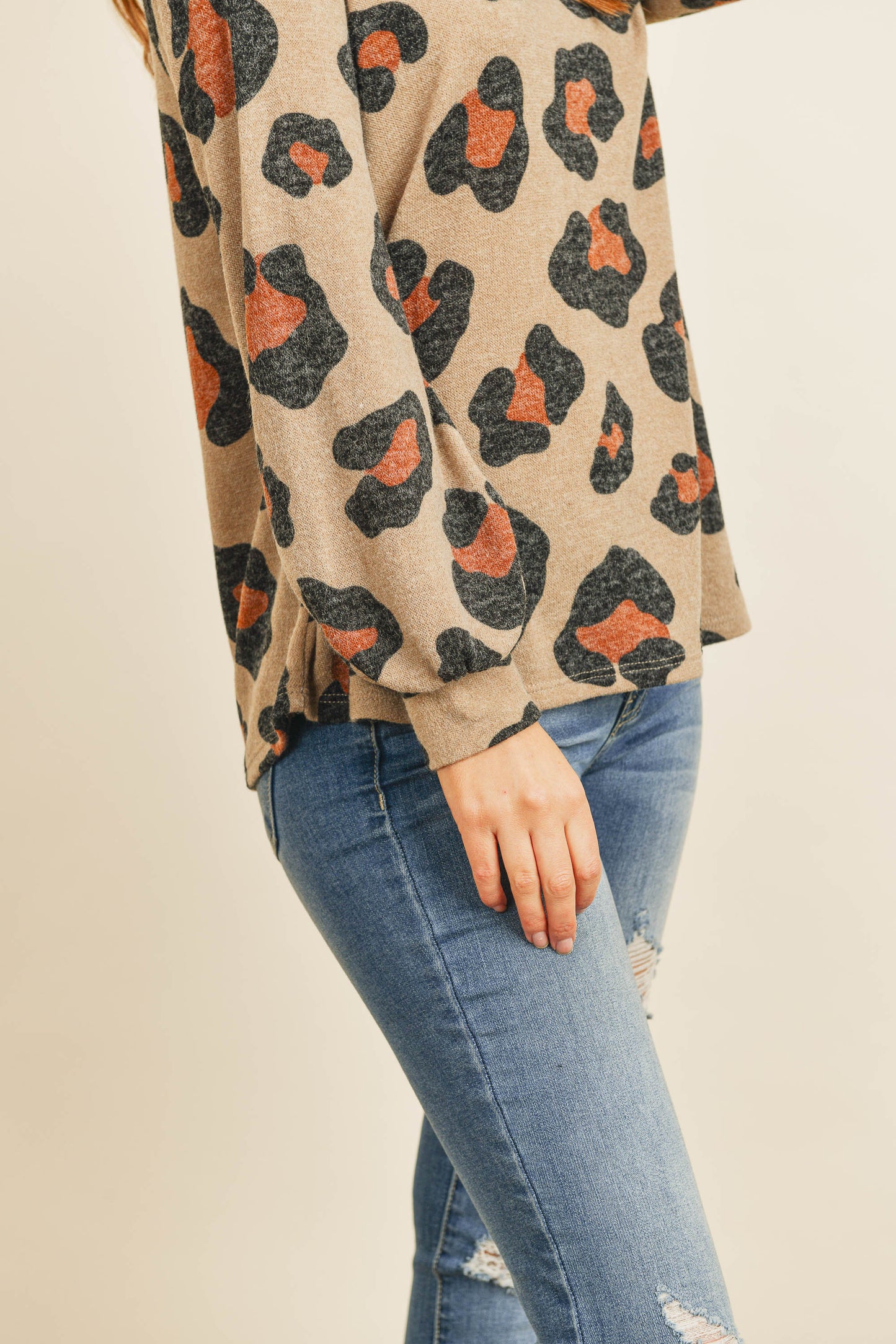Puff Sleeved Leopard Print Top