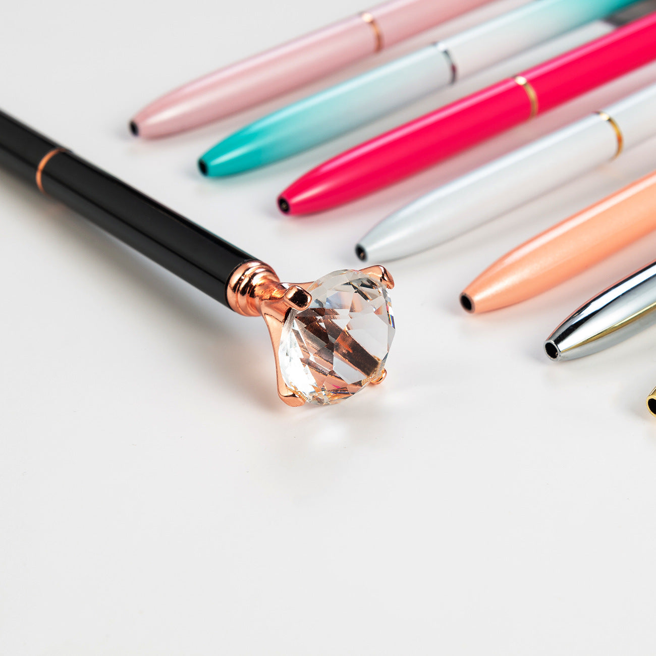 Hot Sell Stock Promotional Pen Personalized Ball Pen Diamond Crystal Metal Ballpoint Pen for Gift