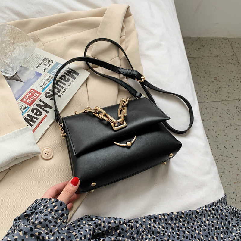 Luxury Women Bag Brand Thick Chain Flap Leather Handbag Female Crossbody Bag Soft Leather Women Totes Bags Ladys Purse