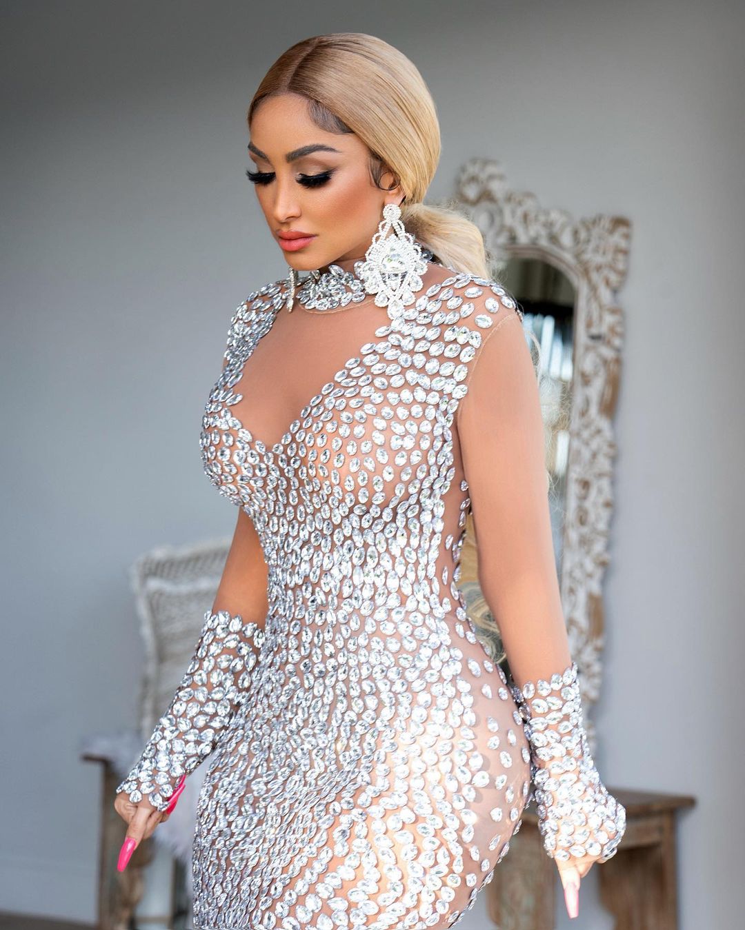 Clothing Female Wholesale Sparkly Crystal Diamond Night Gown Evening Prom Dress Party Dress Mid Length Women Club Wear Outfit