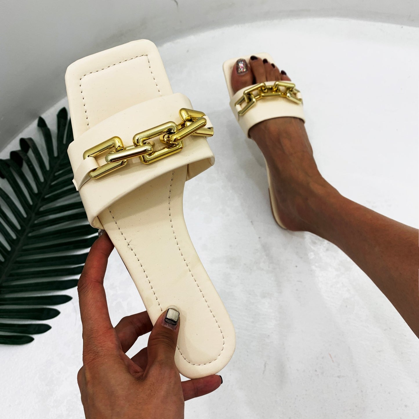 Wholesale Black Design Fashion Lady Slippers Wedge Sandals for Women and Ladies