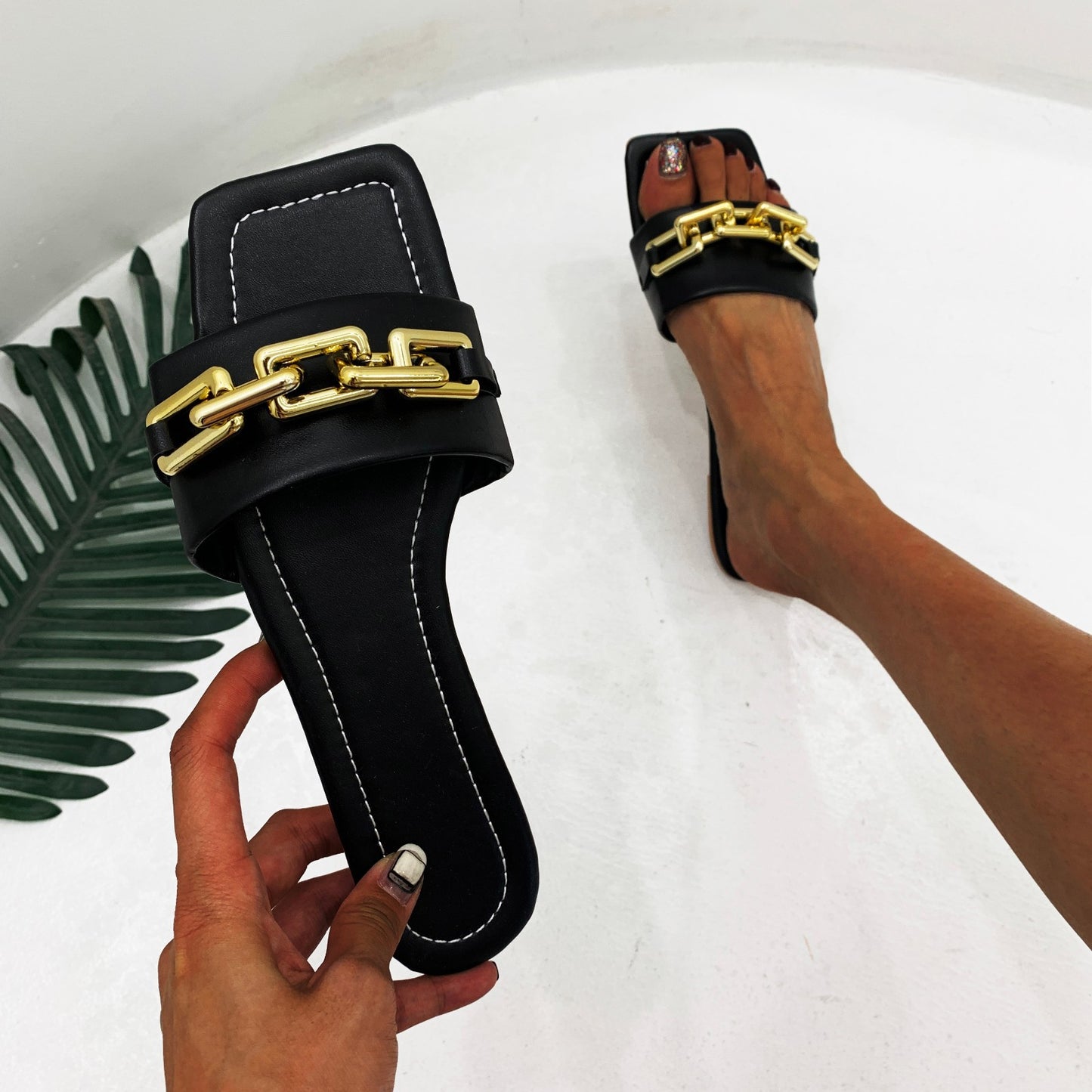 Wholesale Black Design Fashion Lady Slippers Wedge Sandals for Women and Ladies