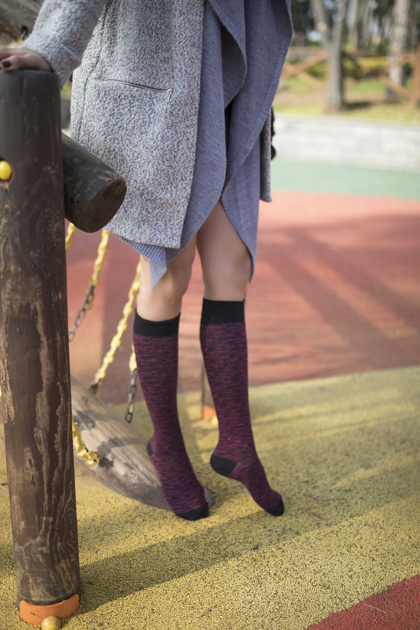 Women's Wine Grizzled Stripe Knee High Socks