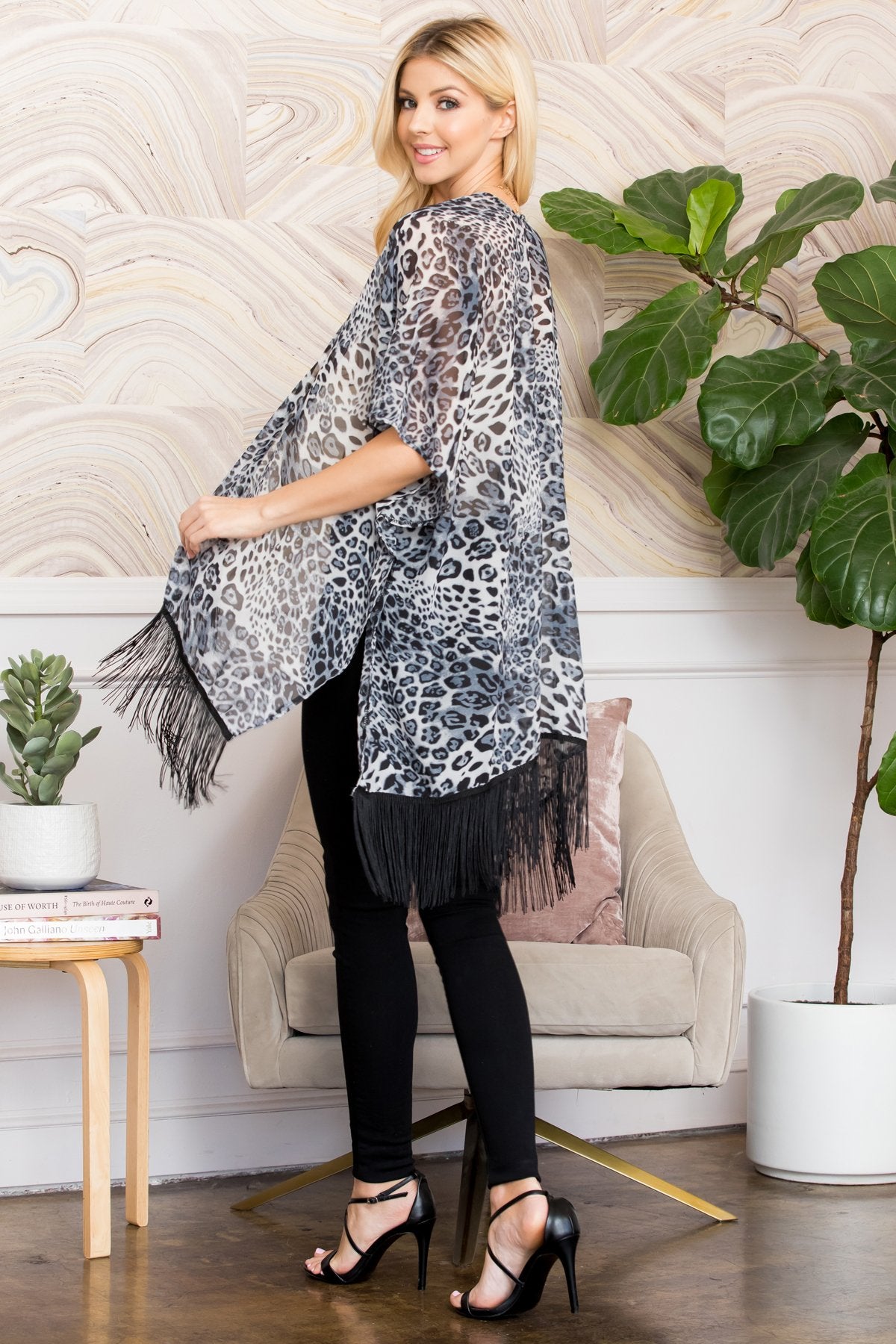 Ms0095bk - Leopard Fringe Kimono