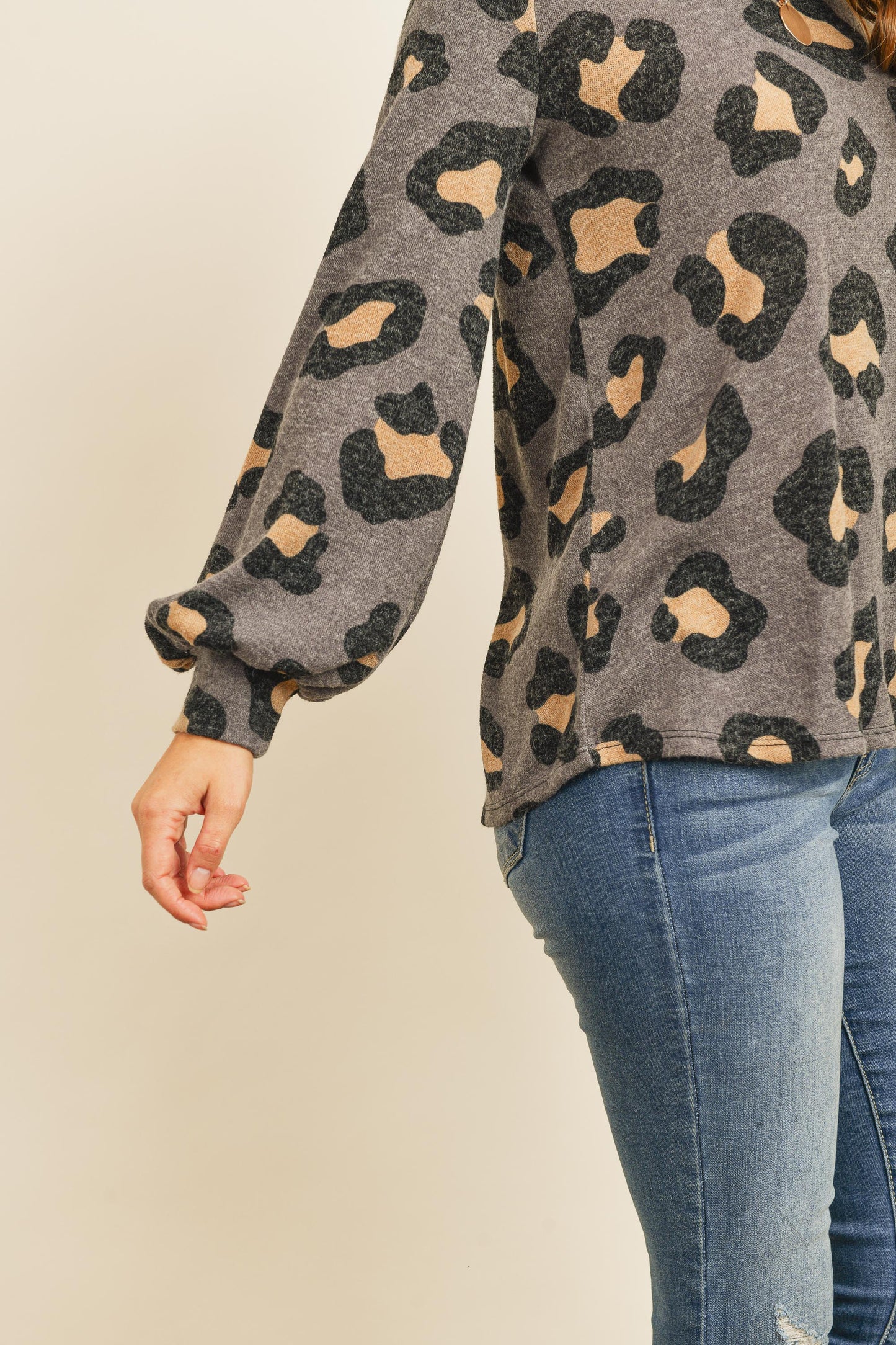 Puff Sleeved Leopard Print Top