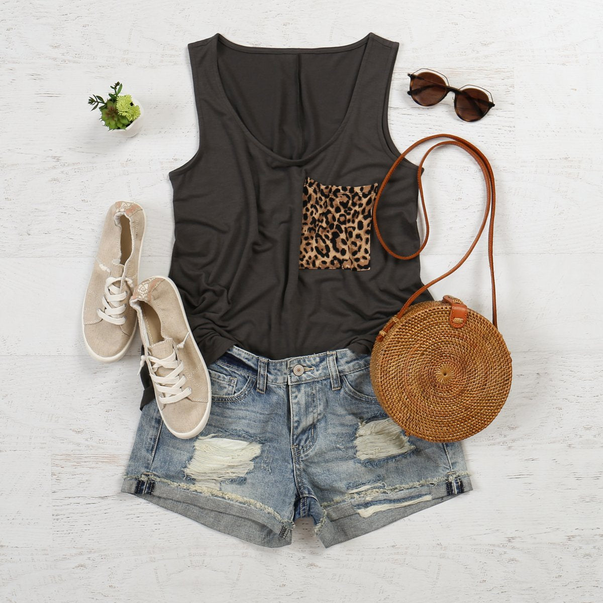 Sleeveless Leopard Print Pocket Top