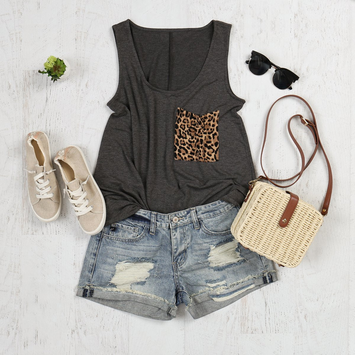 Sleeveless Leopard Print Pocket Top
