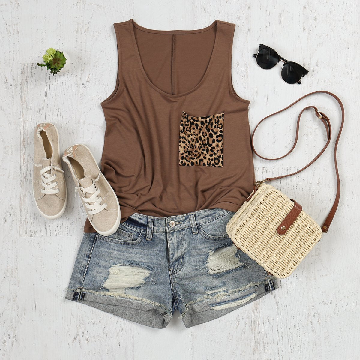 Sleeveless Leopard Print Pocket Top