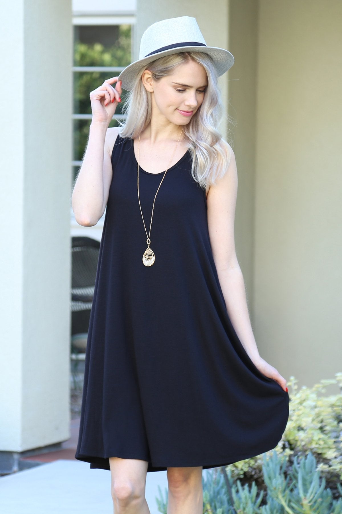 Sleeveles Flared Pocket Dress