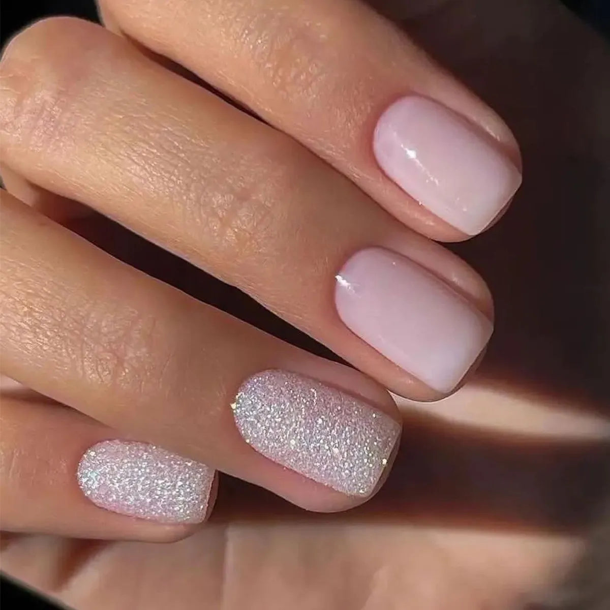24pcs False Nail Full Cover Fake Nail Elegant Pink Gradient Glitter French Short Nails Coffin Short False Nail Press on Nails