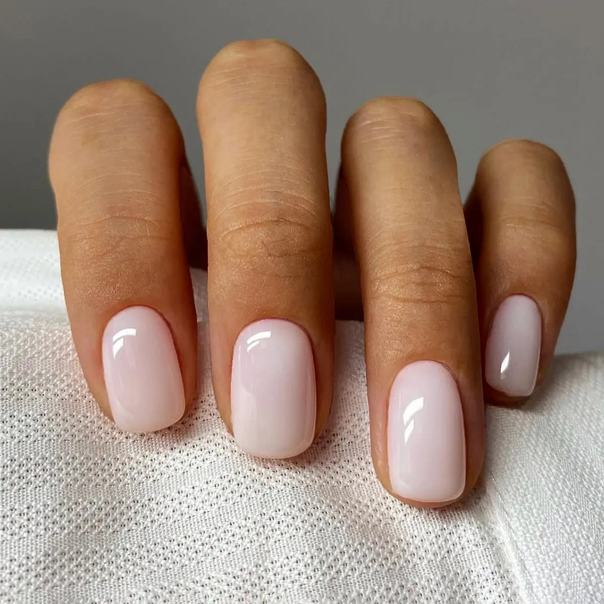 24pcs False Nail Full Cover Fake Nail Elegant Pink Gradient Glitter French Short Nails Coffin Short False Nail Press on Nails