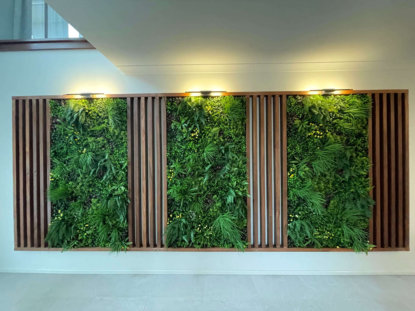 Luxury Country Fern Artificial Vertical Garden / Green Wall 100cm X 100cm UV Resistant