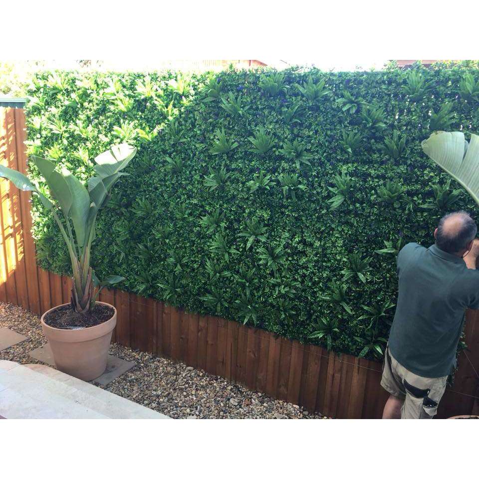 Luxury Green Sensation Artificial Vertical Garden / Fake Green Wall 1m X 1m UV Resistant