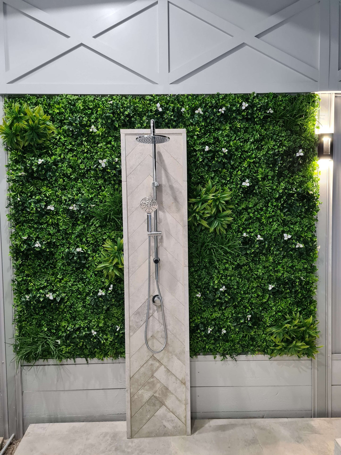 Luxury White Lily Artificial Vertical Garden / Fake Green Wall 1m X 1m UV Resistant