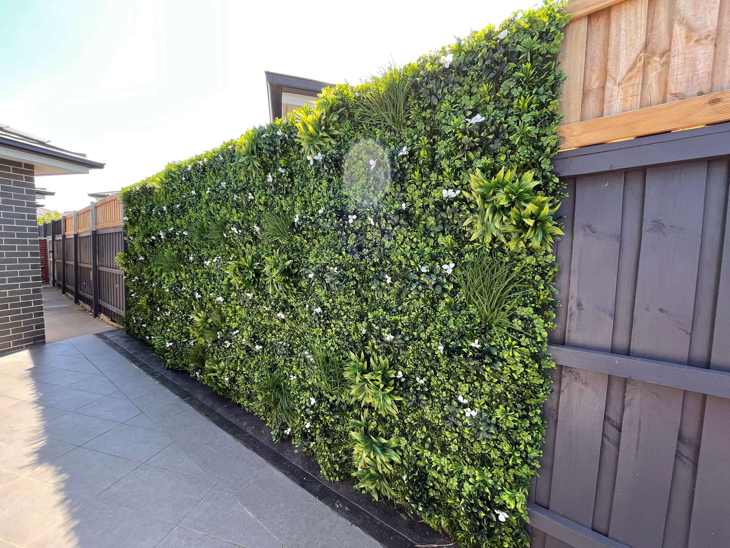 Luxury White Lily Artificial Vertical Garden / Fake Green Wall 1m X 1m UV Resistant
