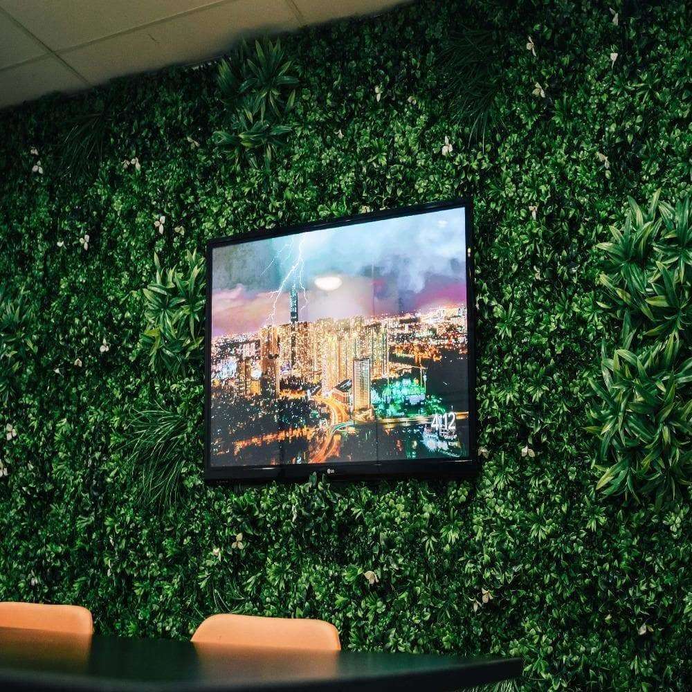 Luxury White Lily Artificial Vertical Garden / Fake Green Wall 1m X 1m UV Resistant
